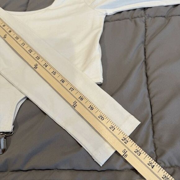 UNIF Slater Garter Clip Top Long Sleeve Scoop Neck White Stretch Size Medium - Picture 10 of 11